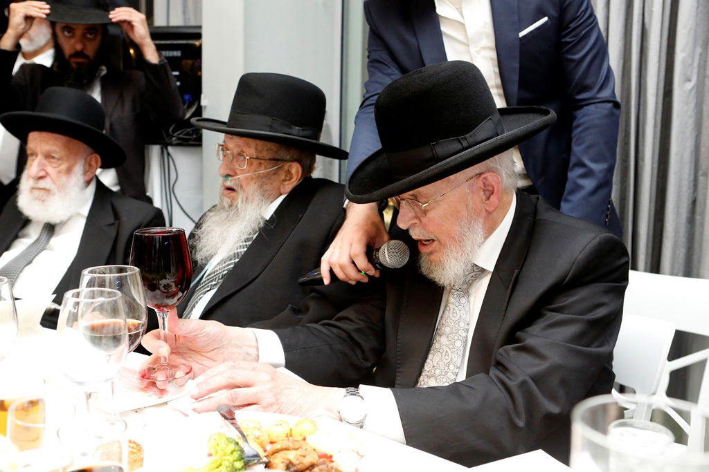 מנכ"ל המקומות הקדושים חיתן כולם הגיעו לברך • צפו