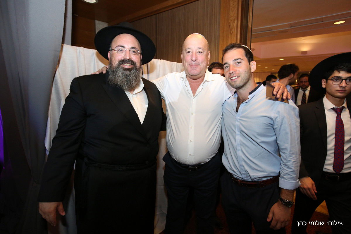 יוסי אליטוב חיתן וכולם התייצבו לברך •  צפו