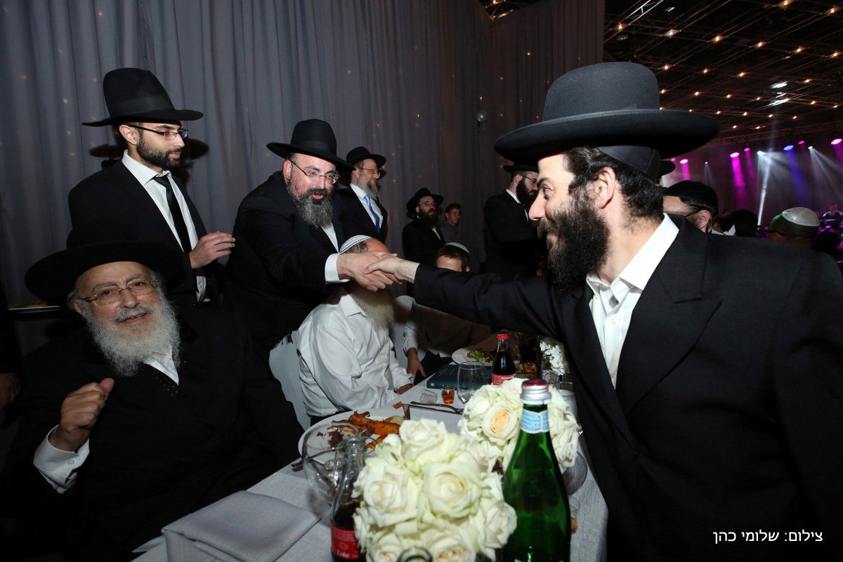 יוסי אליטוב חיתן וכולם התייצבו לברך •  צפו