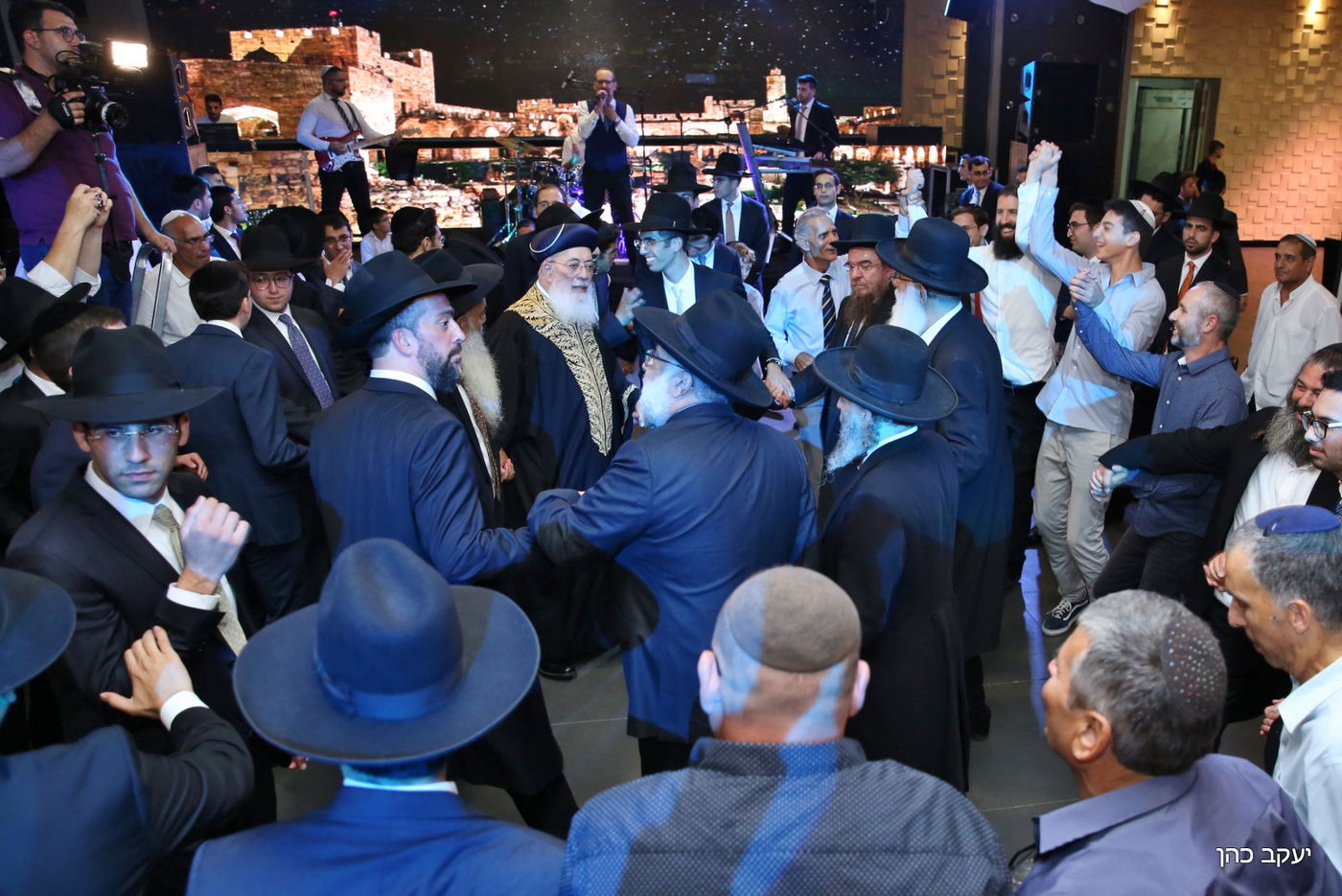 גלריה: חתונת נכד הראשון לציון הגר"ש עמאר