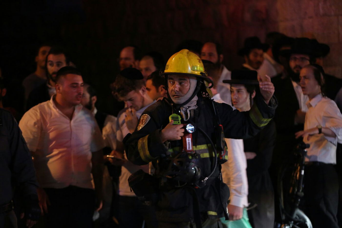 4 פצועים קשה בשריפה ברחוב הנביאים