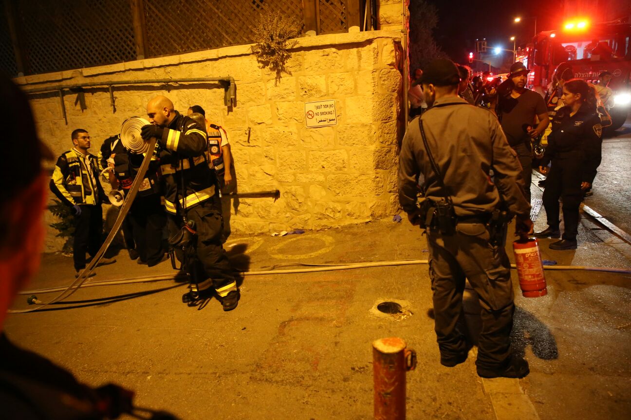 4 פצועים קשה בשריפה ברחוב הנביאים