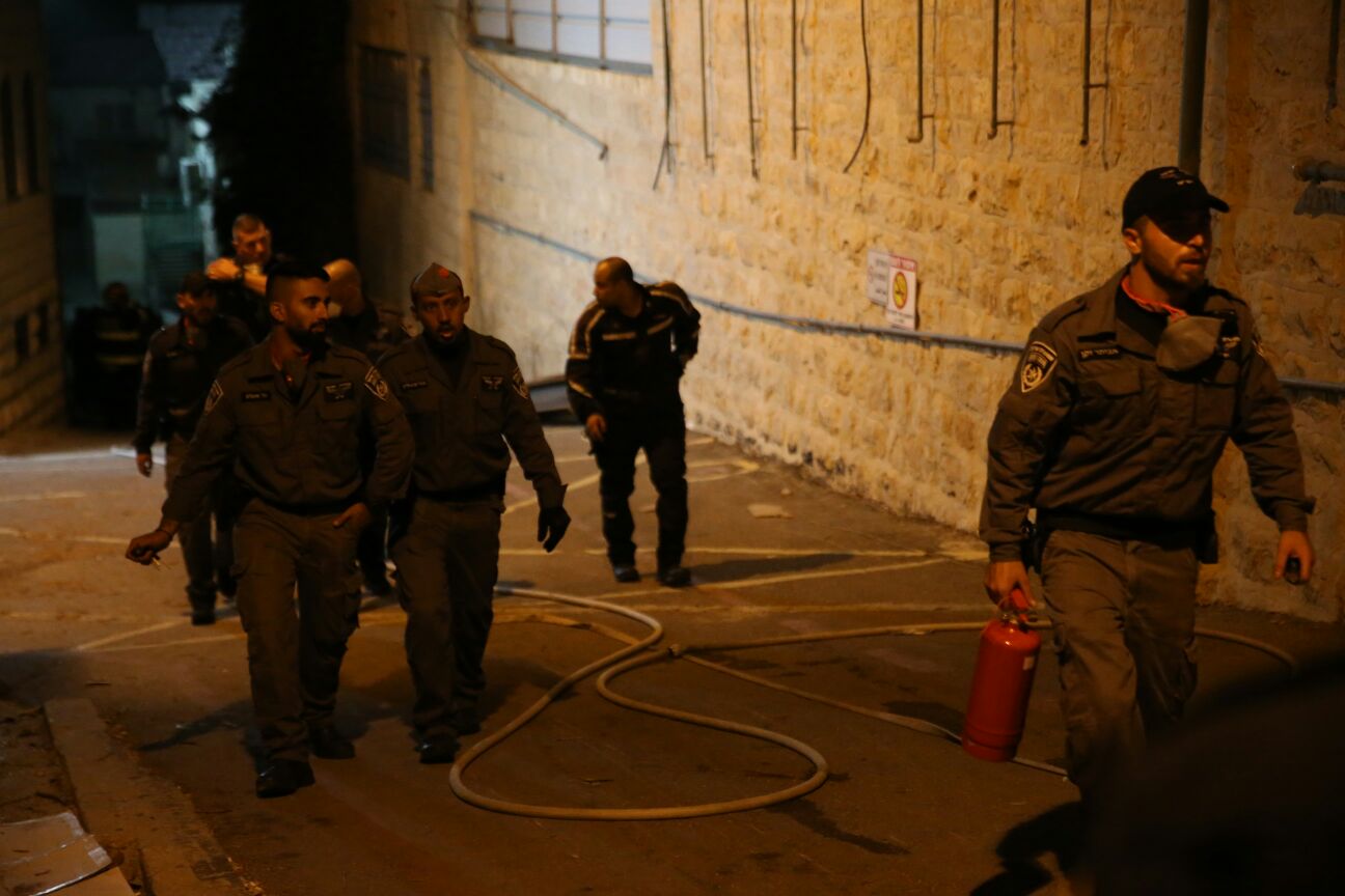 4 פצועים קשה בשריפה ברחוב הנביאים