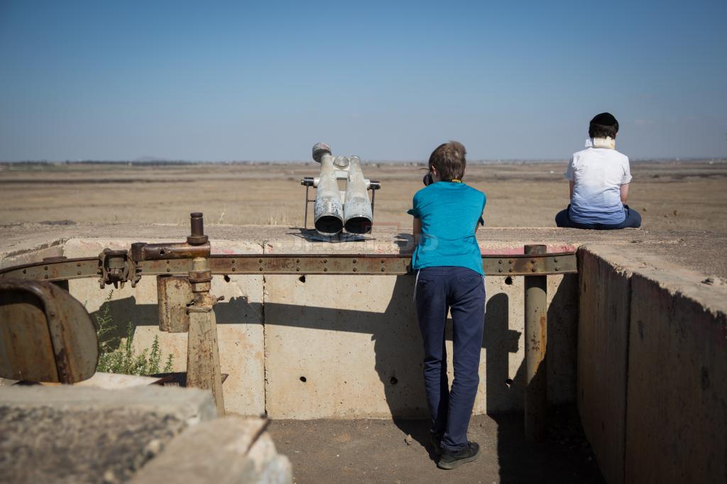 מנצלים את 'בין הזמנים' לצפות בקרבות אסד