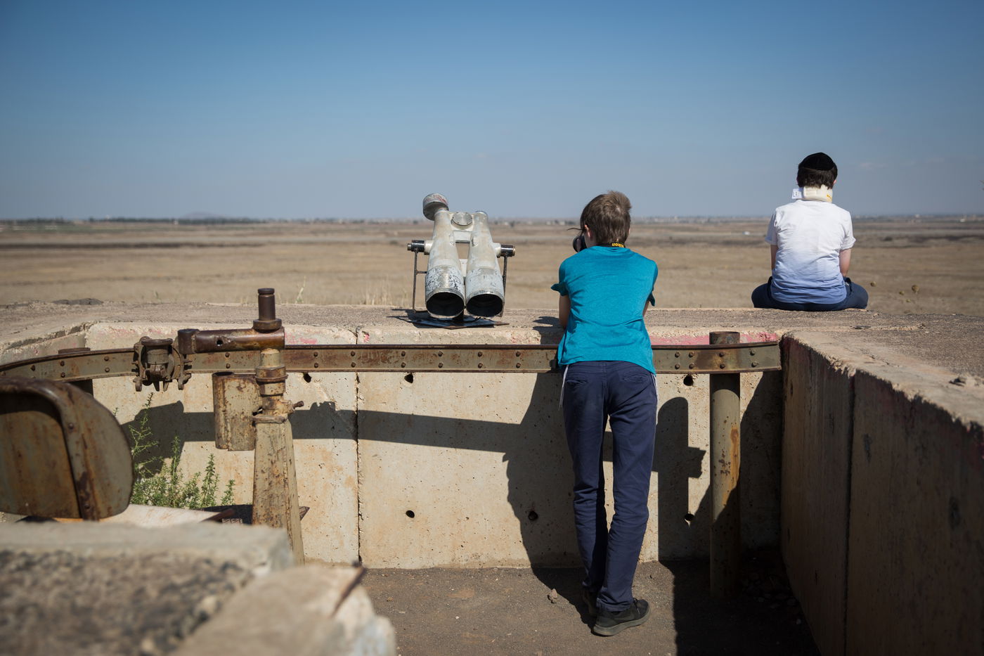 מנצלים את 'בין הזמנים' לצפות בקרבות אסד