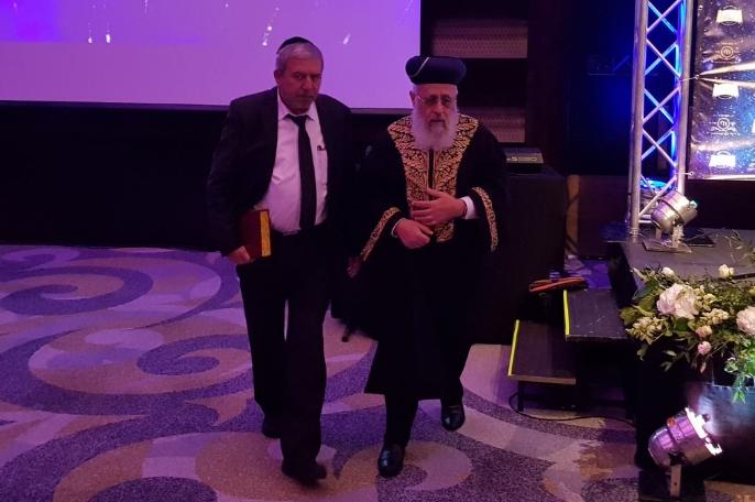 הראשון לציון עם ראש לשכתו הרב יצחק אלחרר