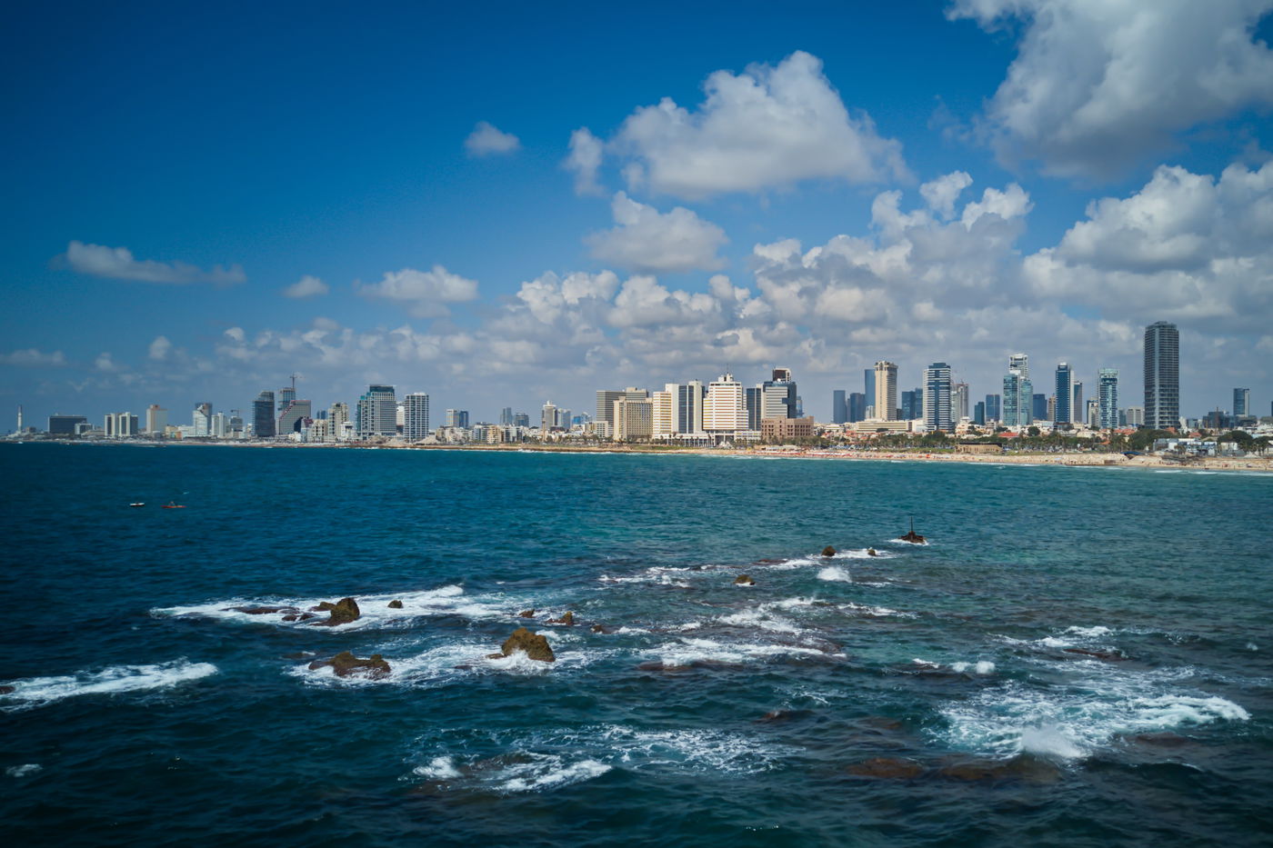 תל אביב - יפו, במבט מדהים מהאוויר • צפו