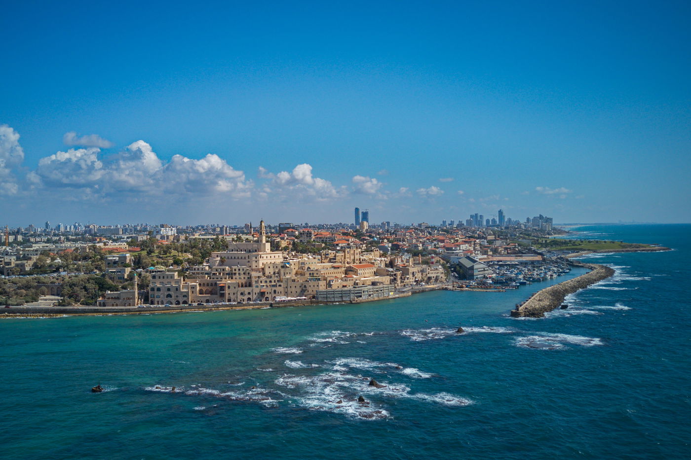 תל אביב - יפו, במבט מדהים מהאוויר • צפו