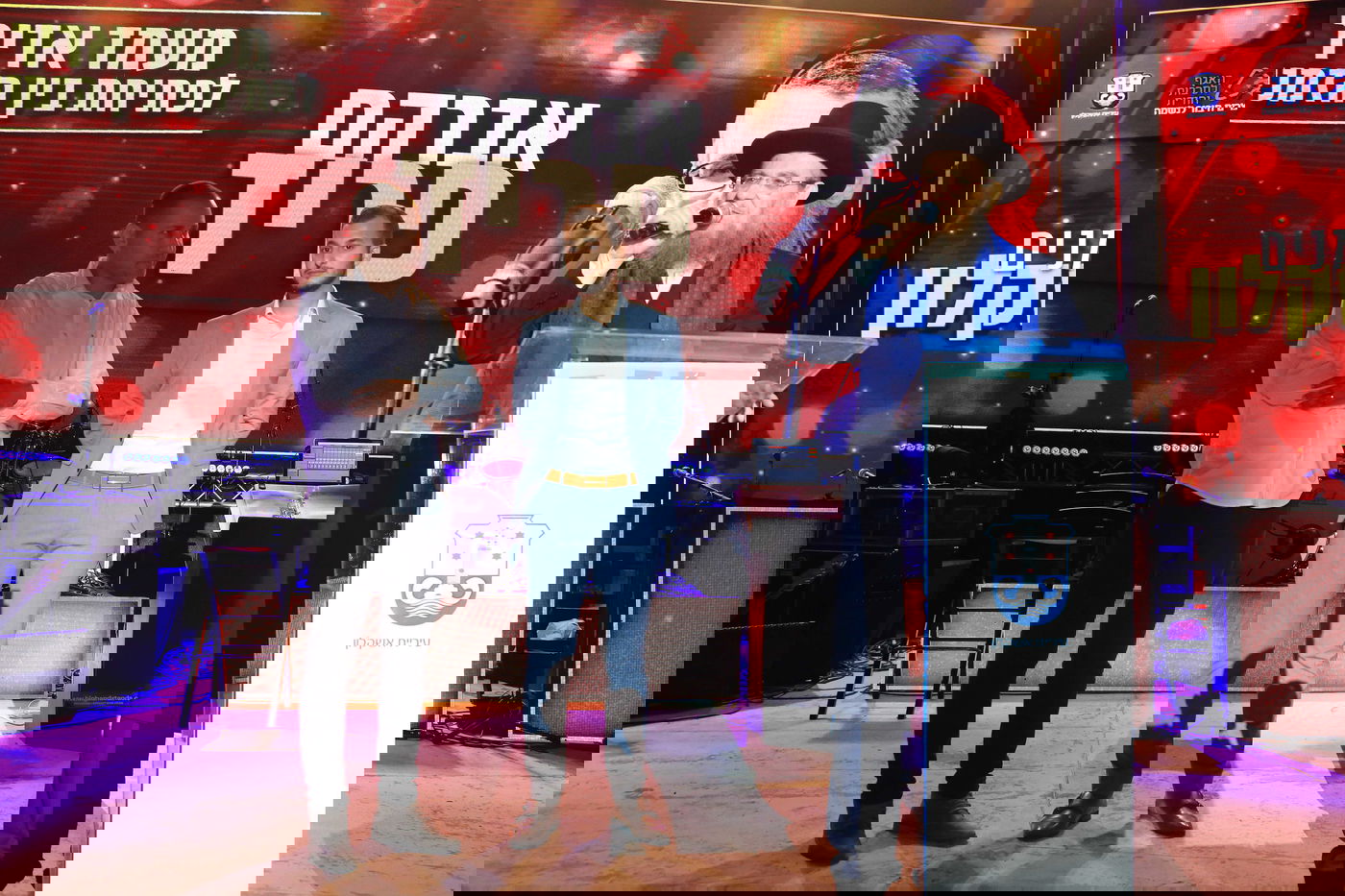 אברהם פריד שימח אלפים ביוזמת עירית אשקלון באמפי פארק