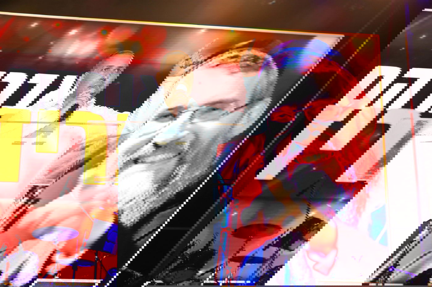 אברהם פריד שימח אלפים ביוזמת עירית אשקלון באמפי פארק