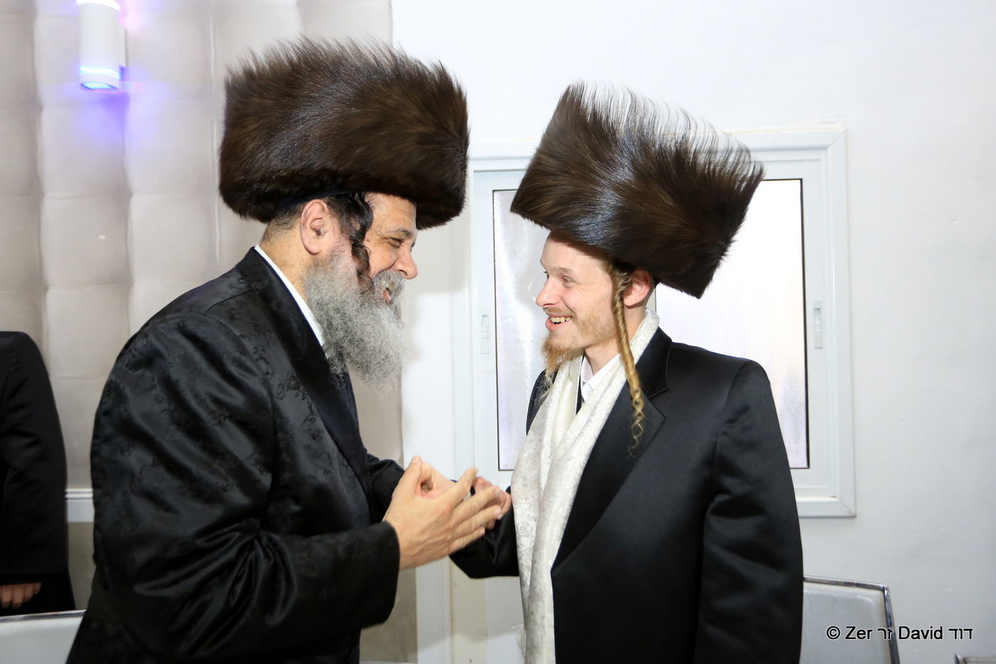 גדולי הרבנים בחתונת בן הרב פרץ מאיר