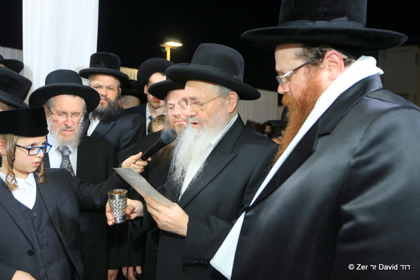 גדולי הרבנים בחתונת בן הרב פרץ מאיר