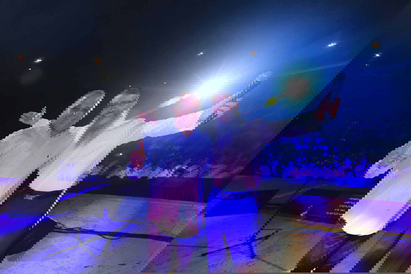 אברהם פריד שימח אלפים ביוזמת עירית אשקלון באמפי פארק