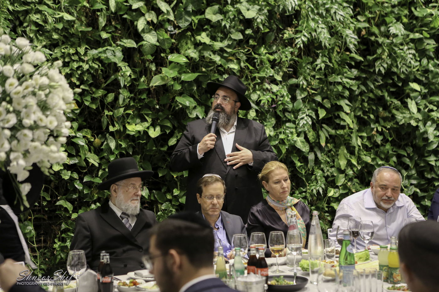 שבע ברכות לבן יוסי אליטוב בהשתתפות רבנים ושרים