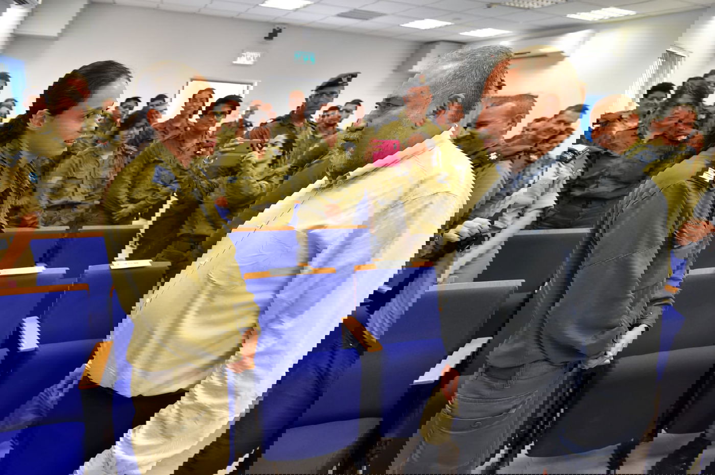 ליברמן: חמאס שולח ילדים קטנים עם בלוני תבערה