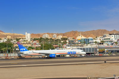 מטוס הבואינג של ארקיע בנמל התעופה באילת