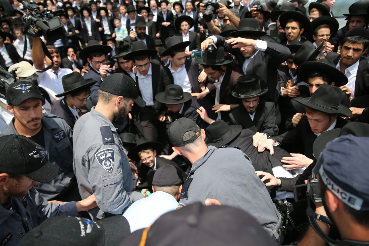 הפגנת 'הפלג',  הגלריה של חיים גולדברג. צפו