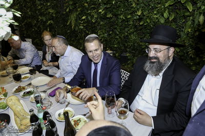 שבע ברכות לבן יוסי אליטוב בהשתתפות רבנים ושרים