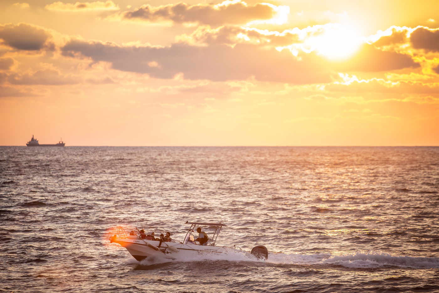 למרות התלונות, העומס בחוף החרדי נמשך
