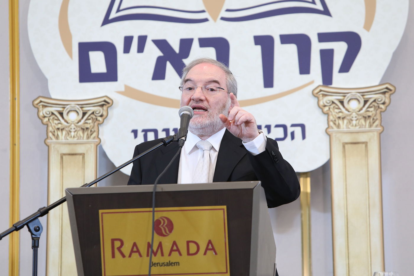 ראשי ישיבות מיר, 'מרכז', סלבודקה ו'הר המור' נפגשו • צפו