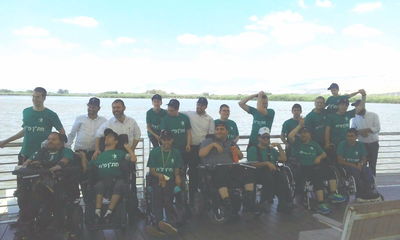 חלק מהנערים השבוע במחנה