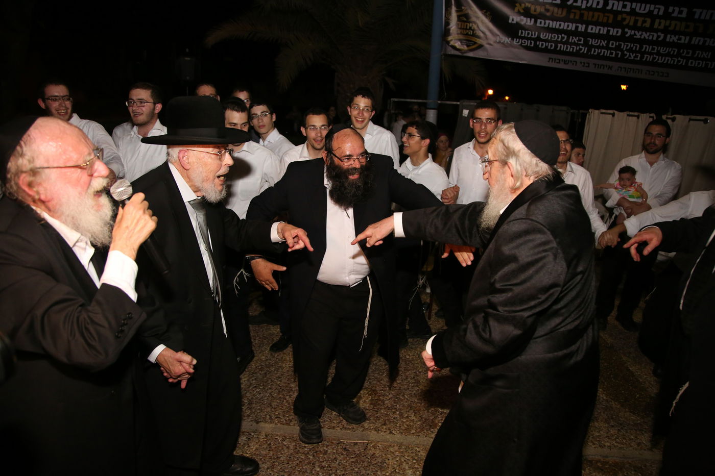 הקעמפ של עולם הישיבות  • צפו בתמונות