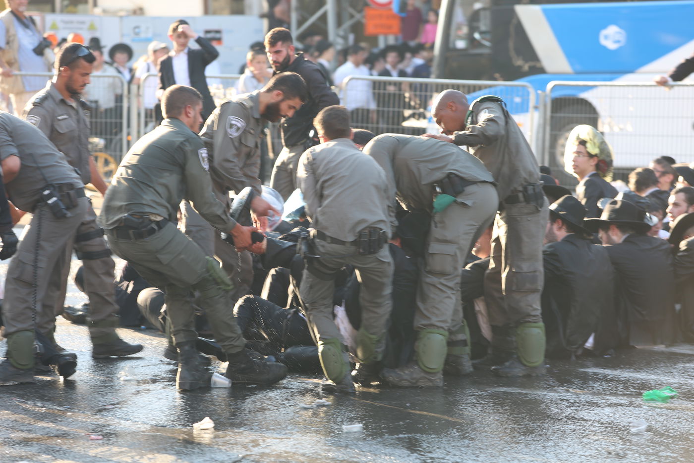 מפגינים מ"הפלג הירושלמי" חסמו את בני ברק • תיעוד נרחב