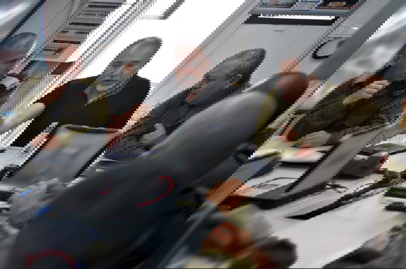 שר הביטחון ליברמן: אסד בונה צבא יבשה רחב וחדש