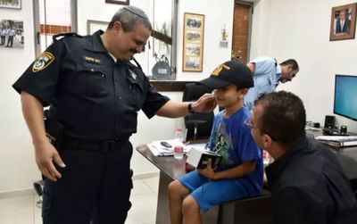 גנבו לוחות זיהוי, חטפו ילד והעבירו אותו לרשות