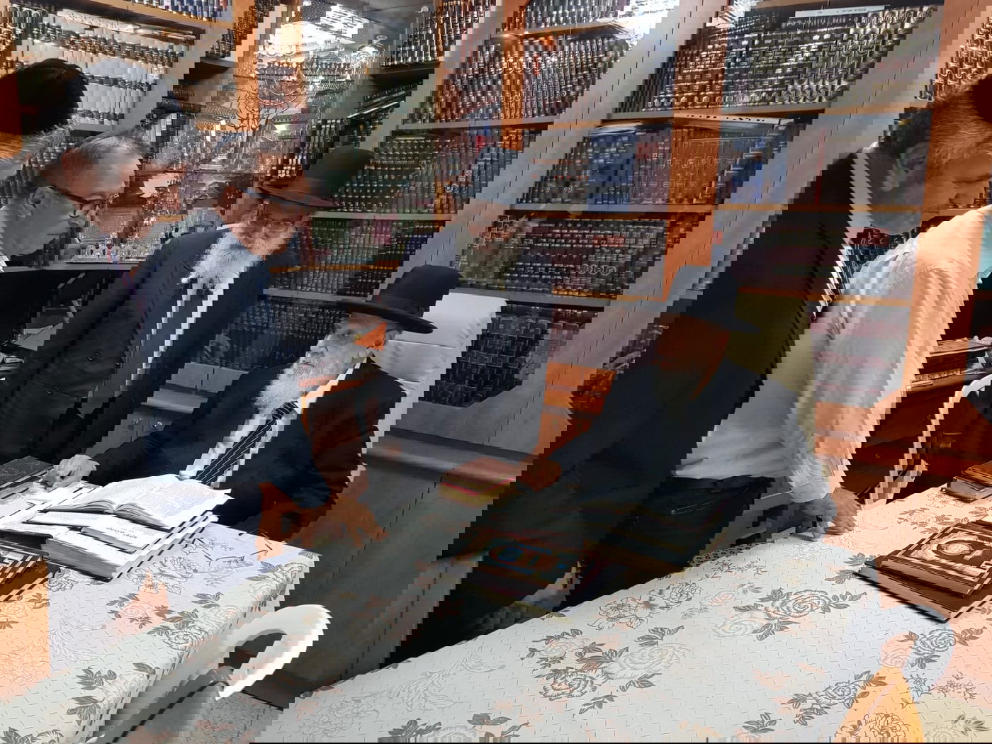 הסולחה הושלמה: ראש עיריית נתיבות התברך מנשיא ה'מועצת'