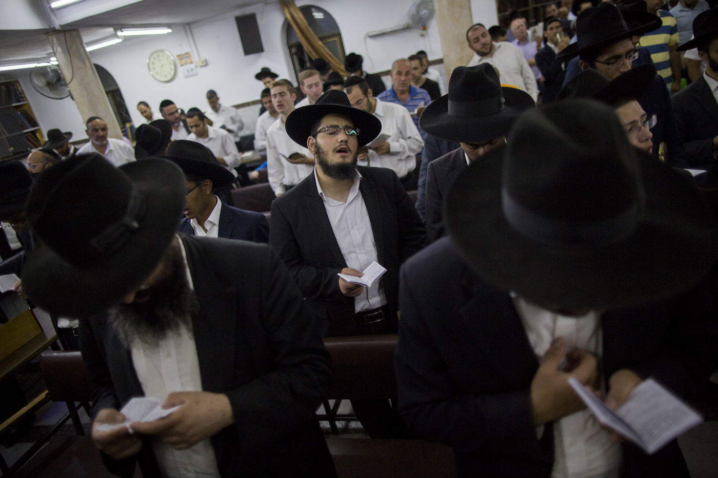 מכים על חטא באמירת סליחות בישיבה (צילום אילוסטרציה: Yonatan Sindel/Flash90)