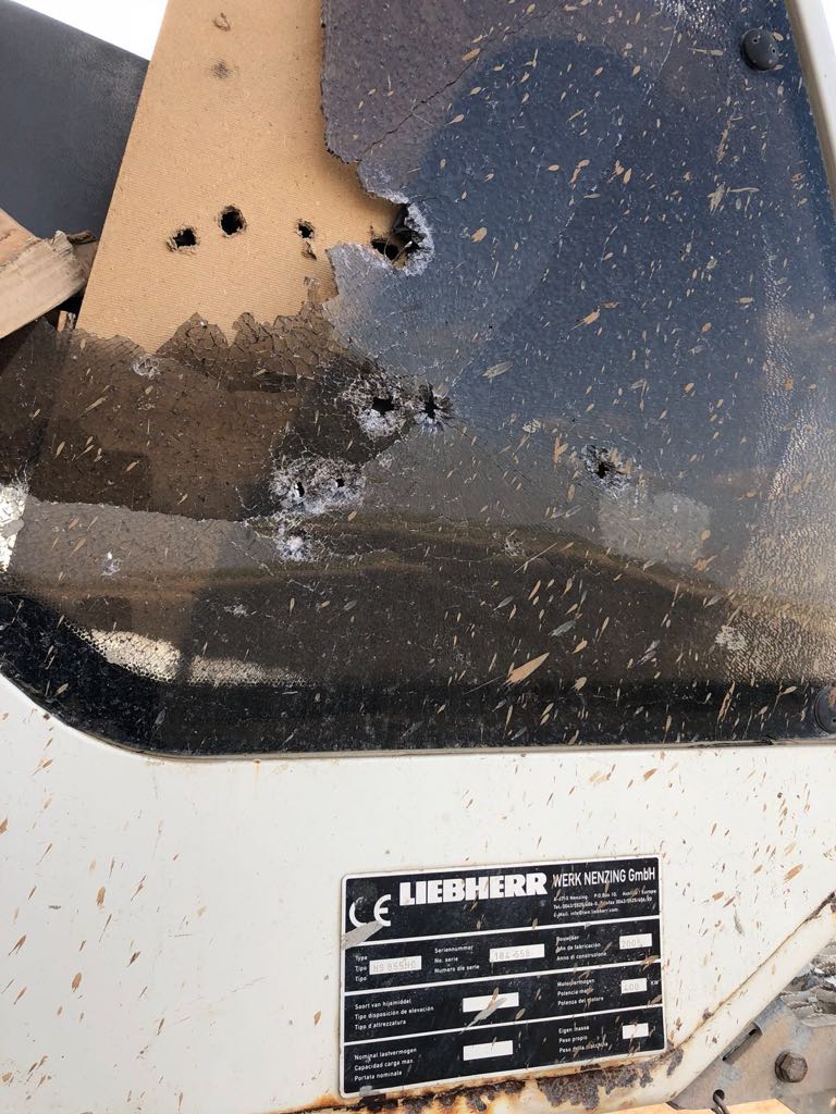 הכלים ההנדסיים שנפגעו מירי המחבלים