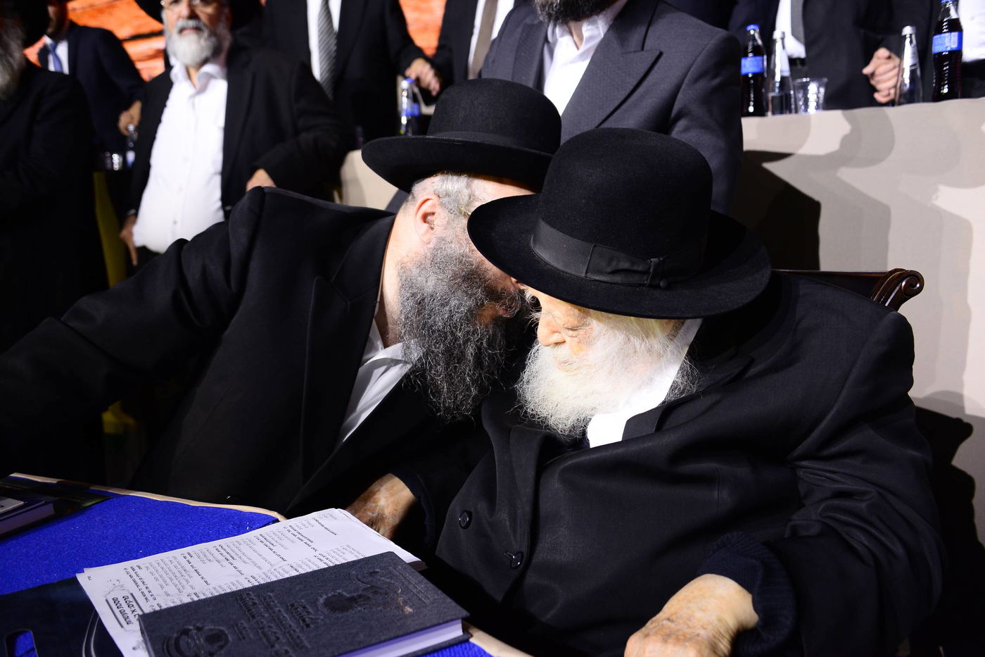 בהיכל מנורה: 12 אלף ילדים התכנסו עם מרן הגר"ח קנייבסקי • צפו