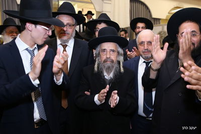 רבה של בני ברק הגר"ש קורח חיתן את נכדתו • גלריה