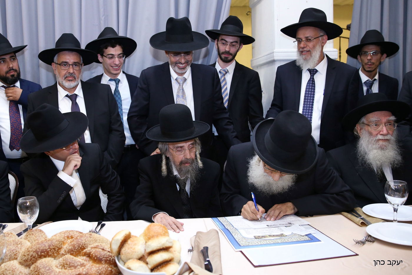 רבה של בני ברק הגר"ש קורח חיתן את נכדתו • גלריה