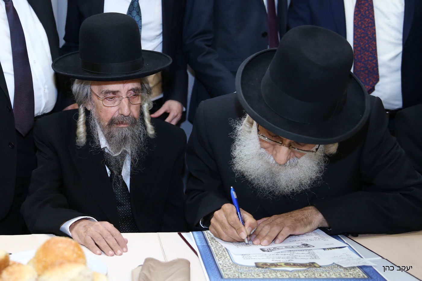 רבה של בני ברק הגר"ש קורח חיתן את נכדתו • גלריה