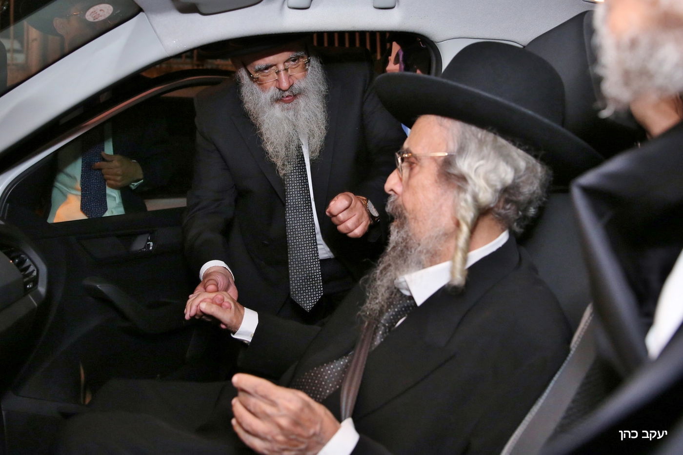 רבה של בני ברק הגר"ש קורח חיתן את נכדתו • גלריה