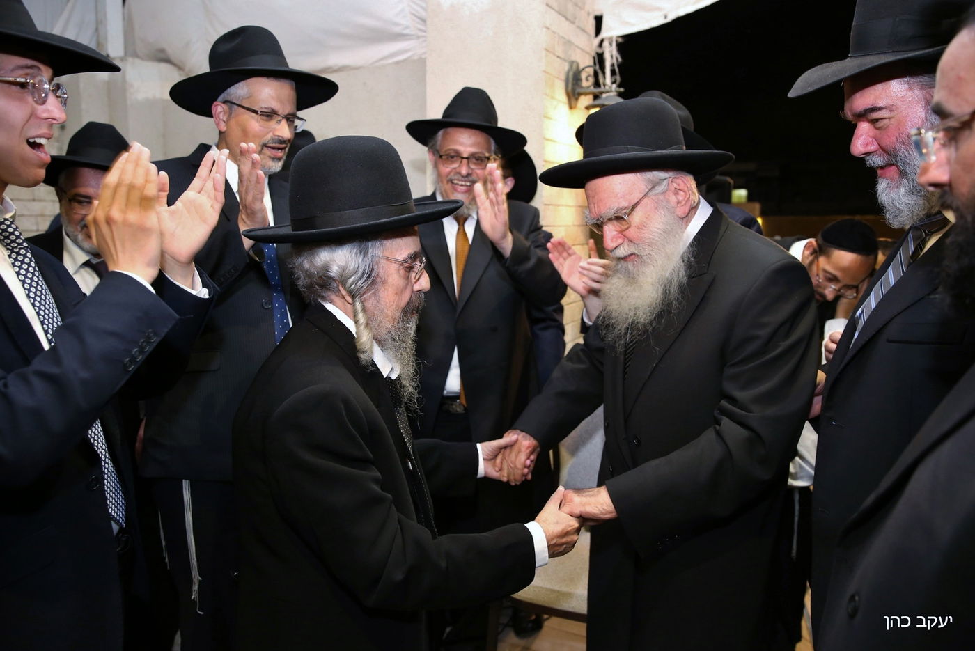 רבה של בני ברק הגר"ש קורח חיתן את נכדתו • גלריה