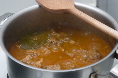 אכלו בלוויה והורעלו: 10 מתו, 51 נפצעו