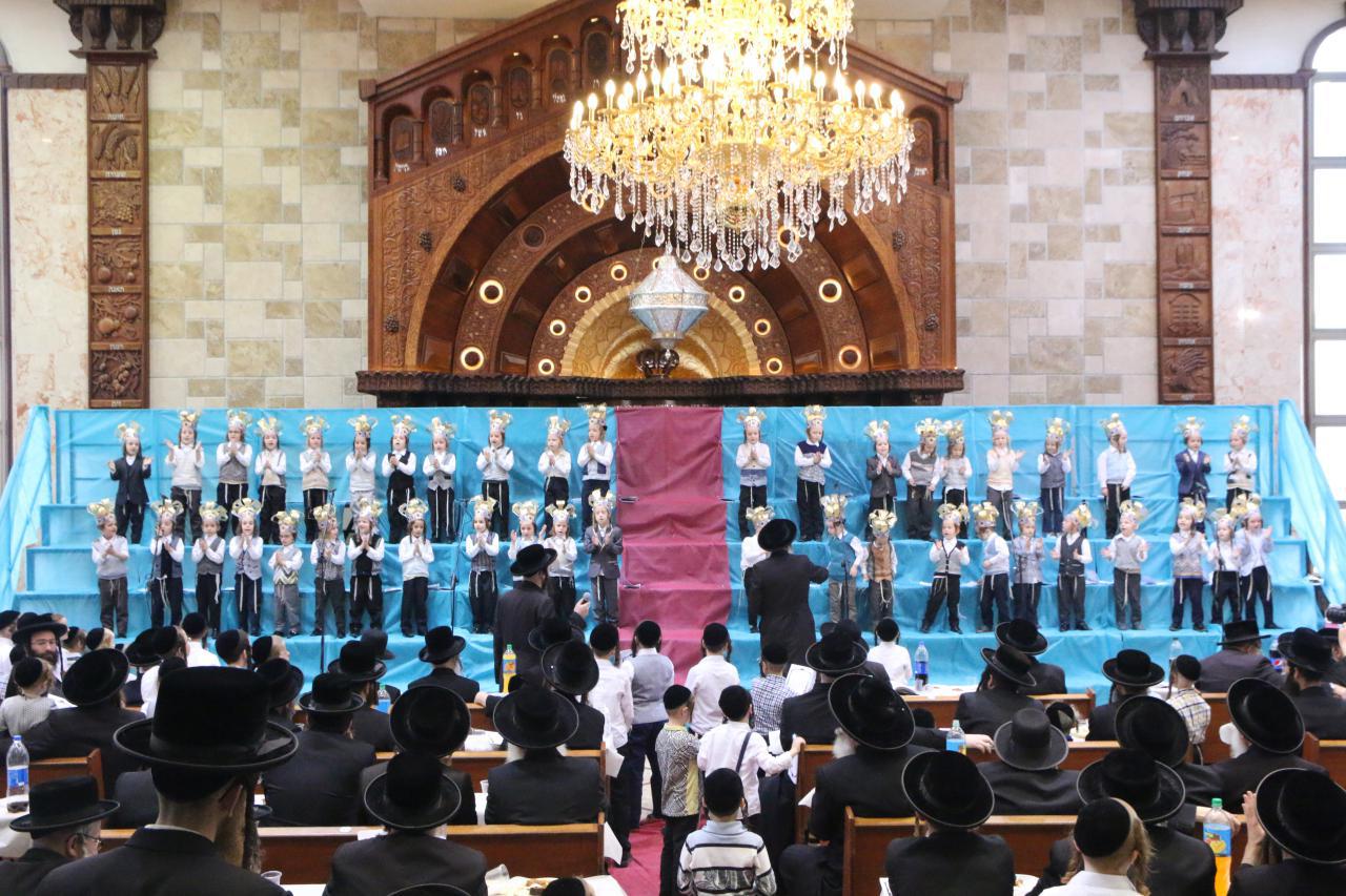 'חומש סעודה' בת"ת דושינסקיא בירושלים • תיעוד