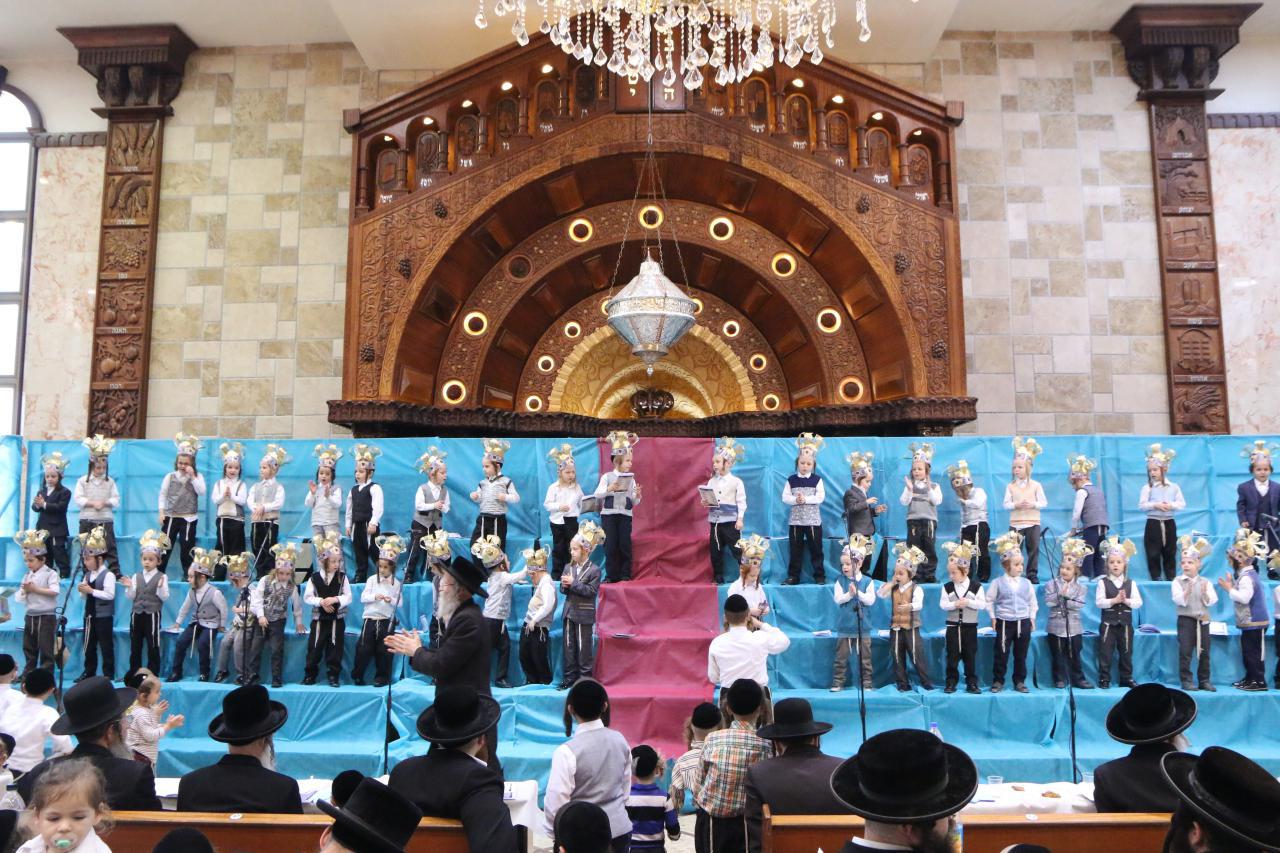 'חומש סעודה' בת"ת דושינסקיא בירושלים • תיעוד