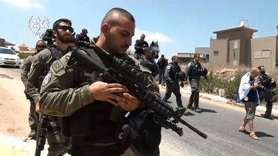 מחאה שכזו: מאות שוטרים, עשרות צועדים • צפו