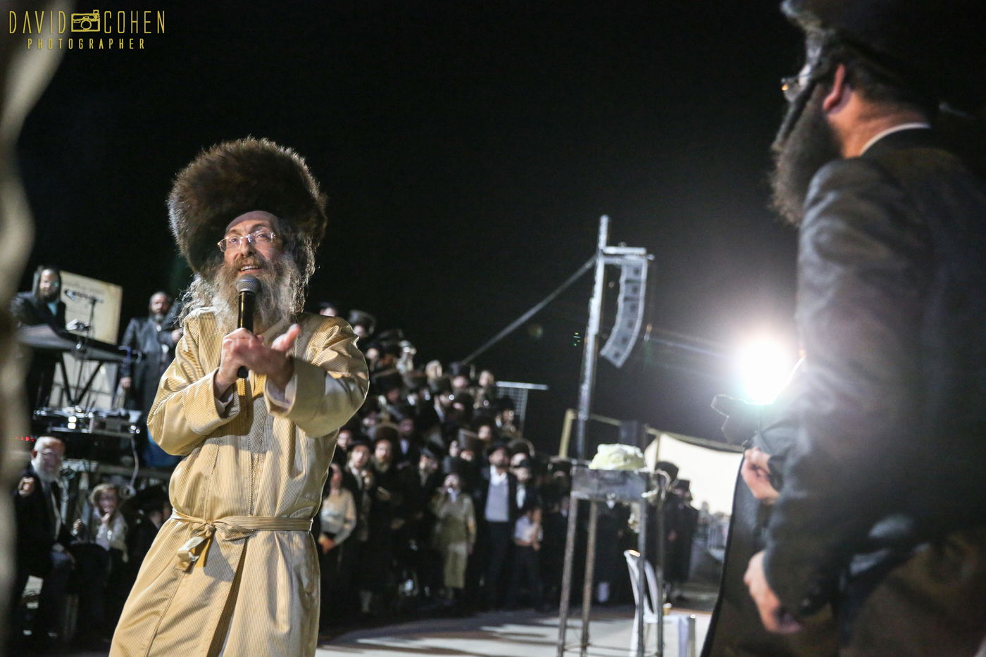 ההדלקה של המשפיע רבי מיילך בידרמן במירון • צפו