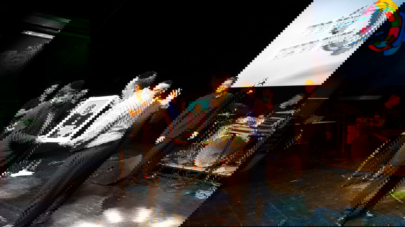 בני פרידמן מופתע עם אלבום פלטינה • צפו