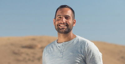 חנן בן ארי כתב; אלחי רפואה שר: "שיר חיי"