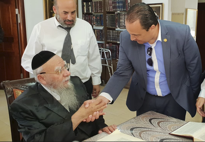 שגריר גואטמלה התברך מזקן הראשל"צים