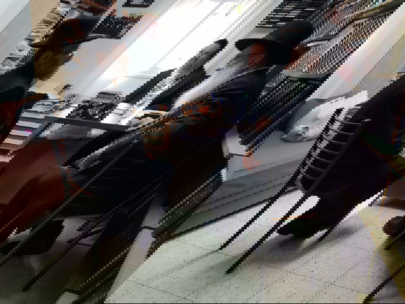 רבני דגל התורה הגר"ב סולובייצ'יק והגר"ד כהן עם יו"ר התנועה גפני