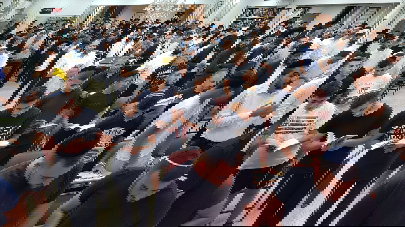 באר שבע: מאות זעקו בסליחות עם הרב בצרי • צפו