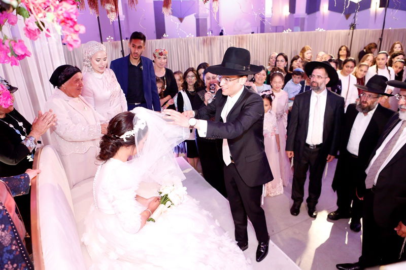 חתונת נכדת הראשל"צ הגר"ש עמאר • צפו