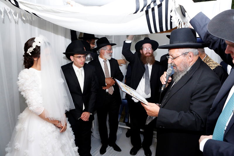 חתונת נכדת הראשל"צ הגר"ש עמאר • צפו